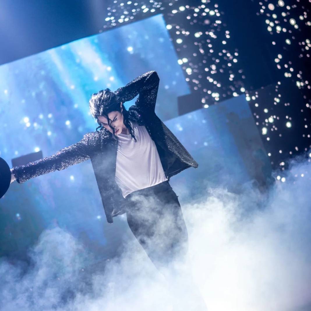 Michael Jackson'a benzemek için 40 bin dolar harcadı! Bakın neye benzedi... 34